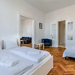 Avantguard Daire Prag
